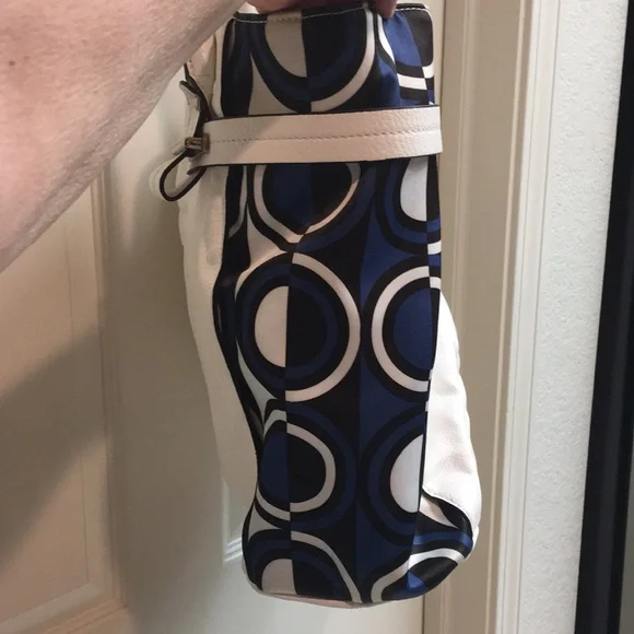 Large “Coach-Like” Bag - Picture 5 of 14